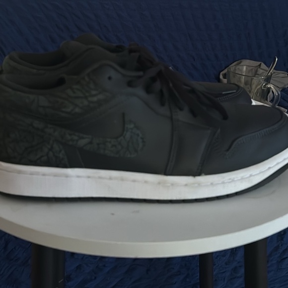 Shoes - Picture 11 of 16